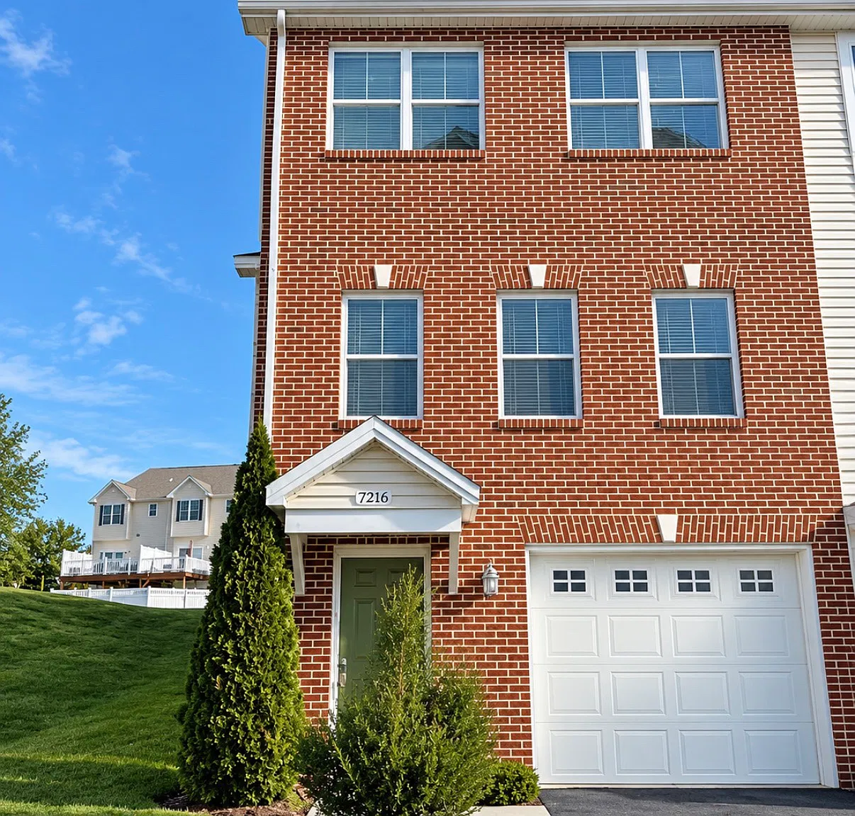 3 bed, 2460 sqft, $2,250 — Photo 1