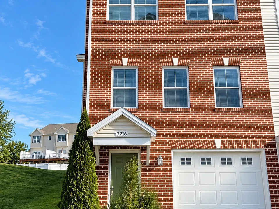 2218 Lapis Ln