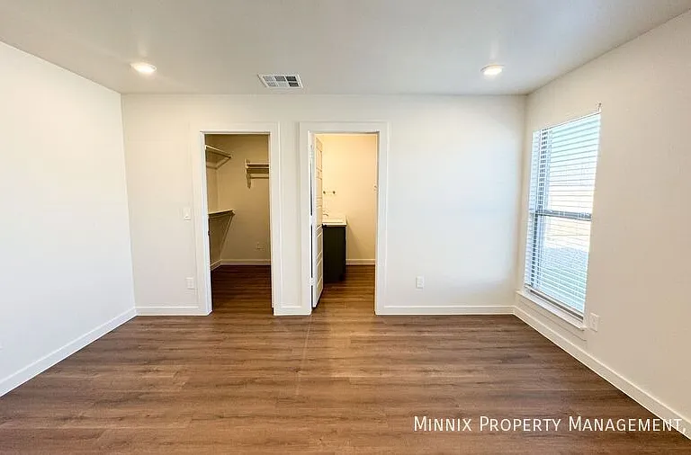 2127 Langford Ave — Photo 15