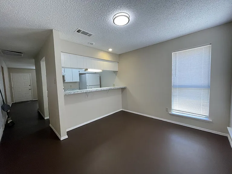 2508 Lido Ln — Photo 5