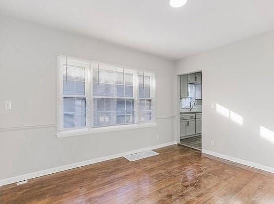3rd image of 134 Belmont Blvd