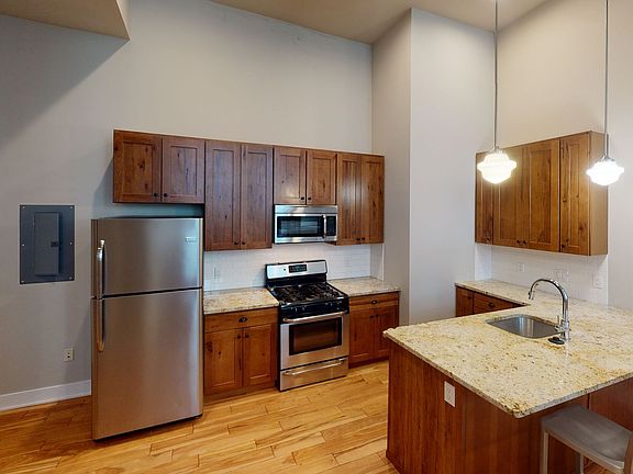 2nd image of 2701 W Girard Ave APT 8