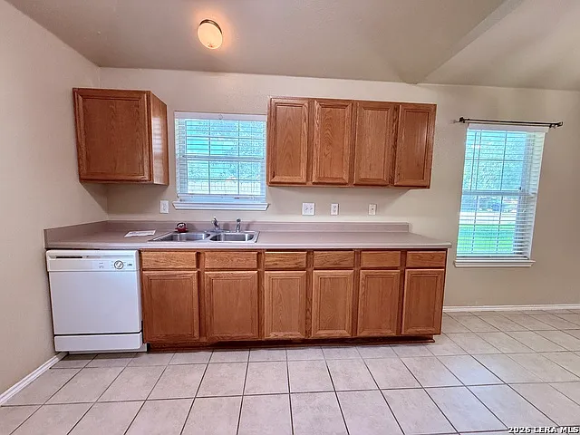 1035 Helen Dr #B — Photo 5