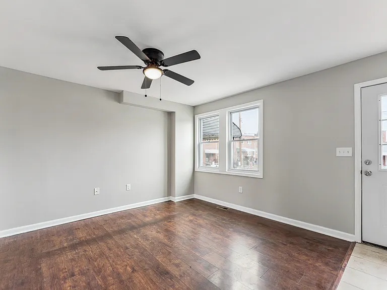 4804 Wrenwood Ave — Photo 4