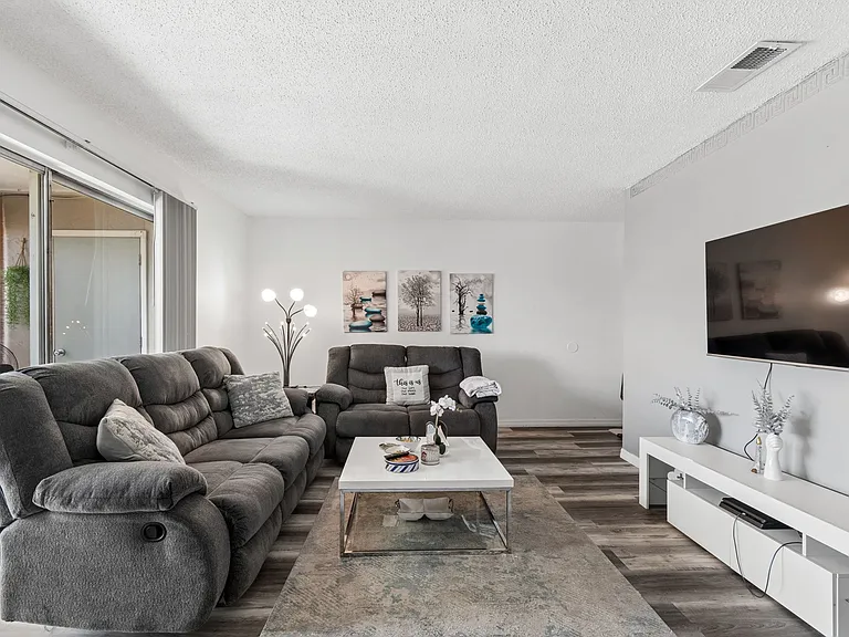 7210 N Manhattan Ave — Photo 15