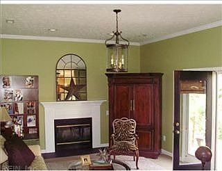 1st image of 943 Edgewater Dr