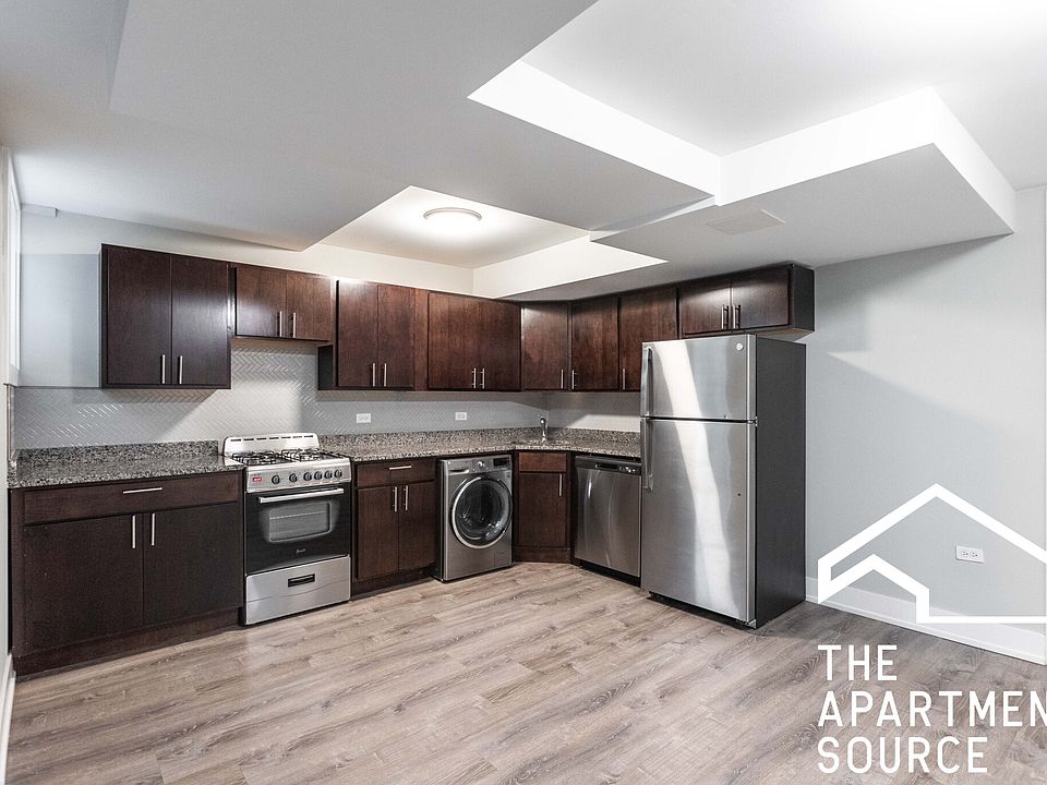 1st image of 429.5 W Belden Avenue Gdn