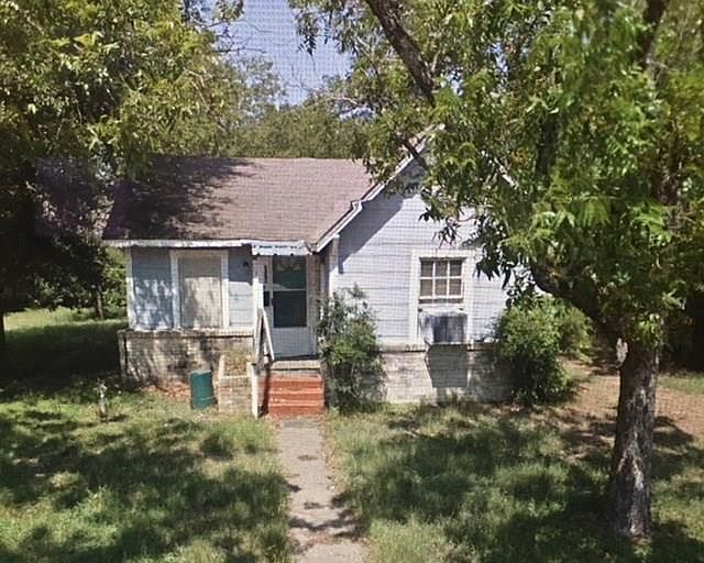 1st image of 114 S 7th Ave