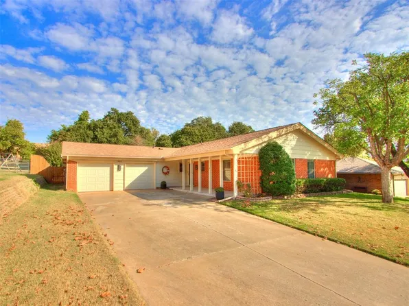 905 Elmwood Dr, Edmond, OK 73013