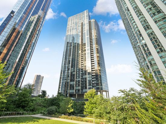 211 N Harbor Dr #1609, Chicago, IL 60601