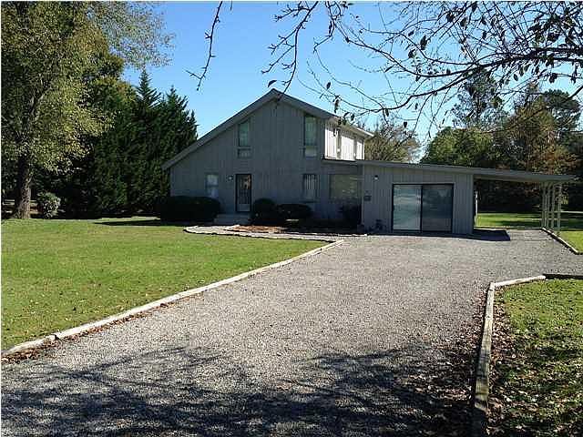 1st image of 724 Dennis Ave