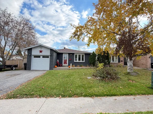 37 Hickling Trl, Barrie, ON L4M 5S5