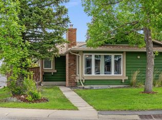 96 W Sunhurst Rd SE, Calgary, AB T2X1V8