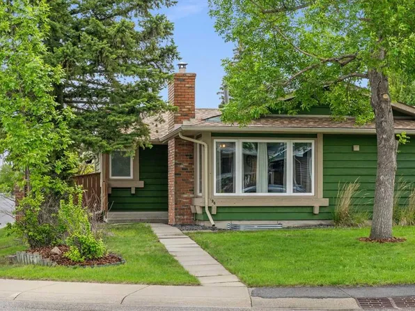 96 W Sunhurst Rd SE, Calgary, AB T2X 1V8