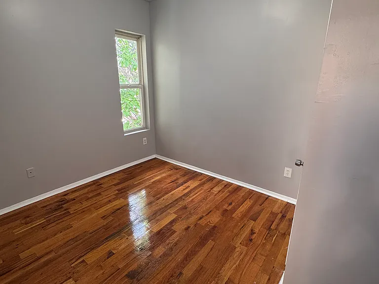 117 S 12th St #1 — Photo 15