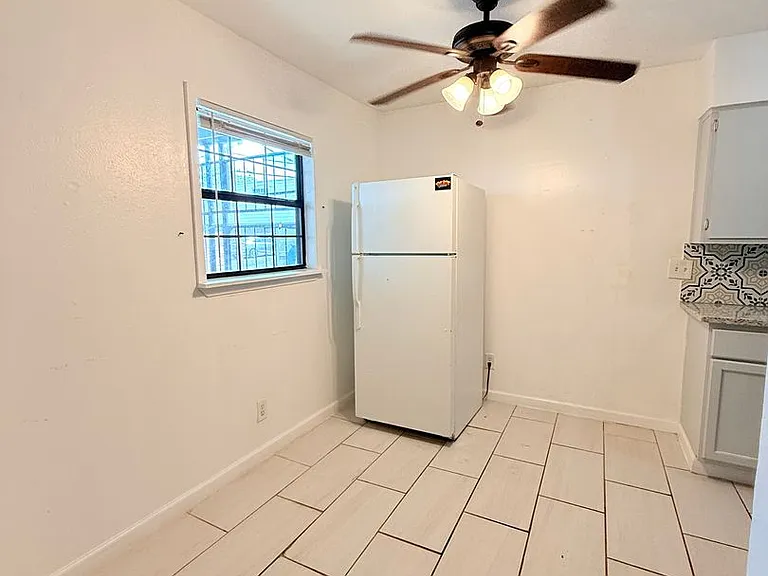 Alpine House Condominiums — Photo 23