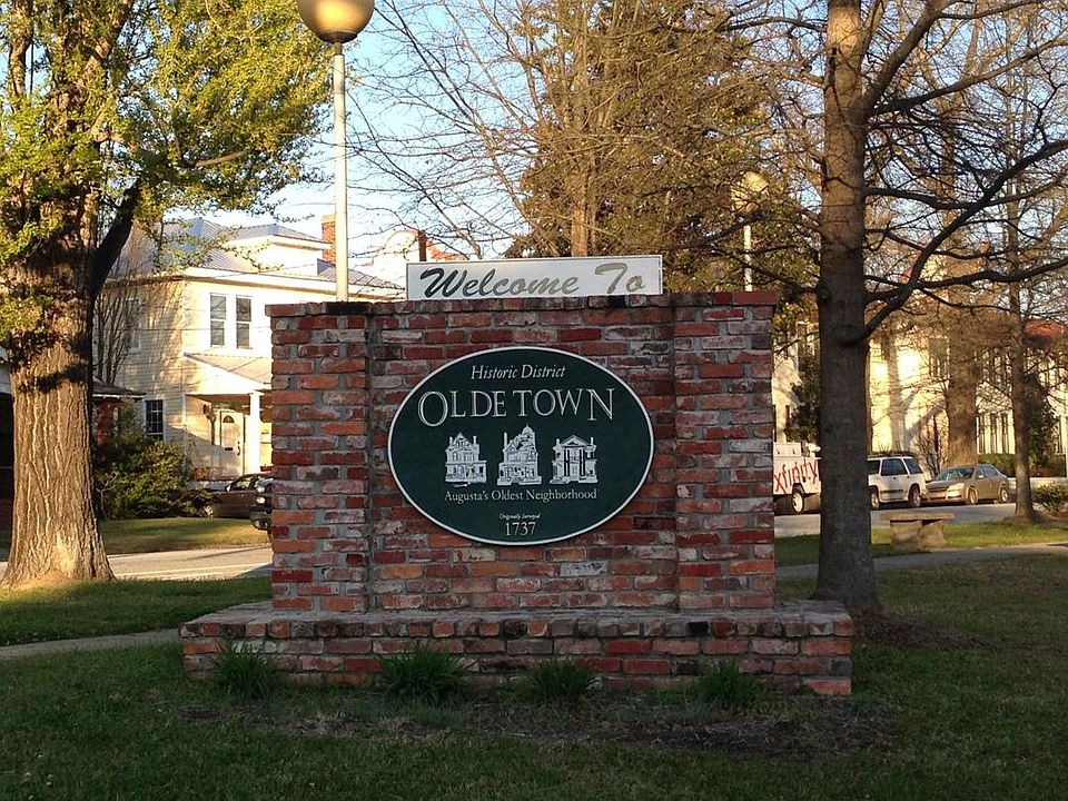 Olde Town Neighborhood Entry