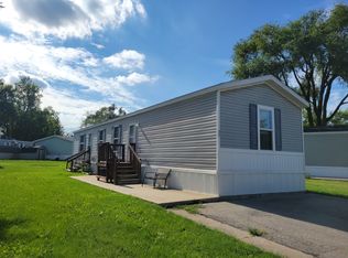 27 Little Chief Dr, Bourbonnais, IL 60914