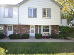 211 E Oneida Ave #B, Bartlett, IL 60103