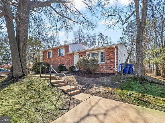2nd image of 1265 Redwood Ct