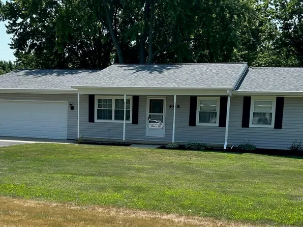 225 W Eisenhower St, Waterman, IL 60556
