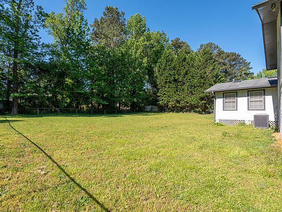 4th image of 1292 Hickory Wood Dr NE
