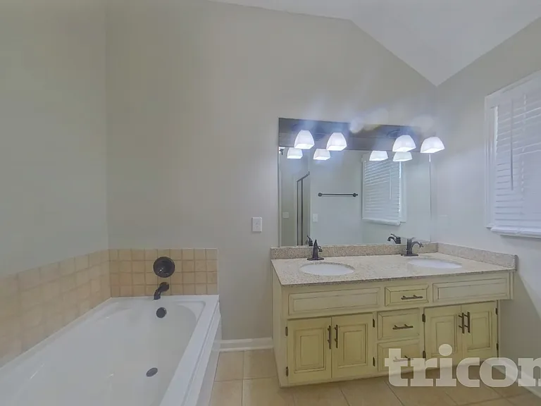 1404 S Montebello St — Photo 11