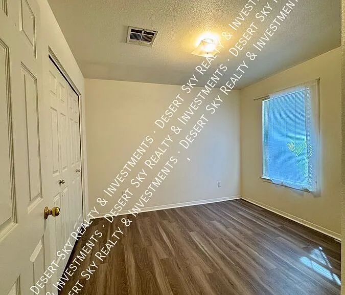 2481 Sunridge Dr — Photo 17
