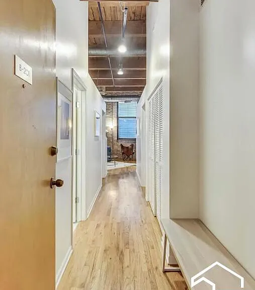215 N Aberdeen St #201 — Photo 7