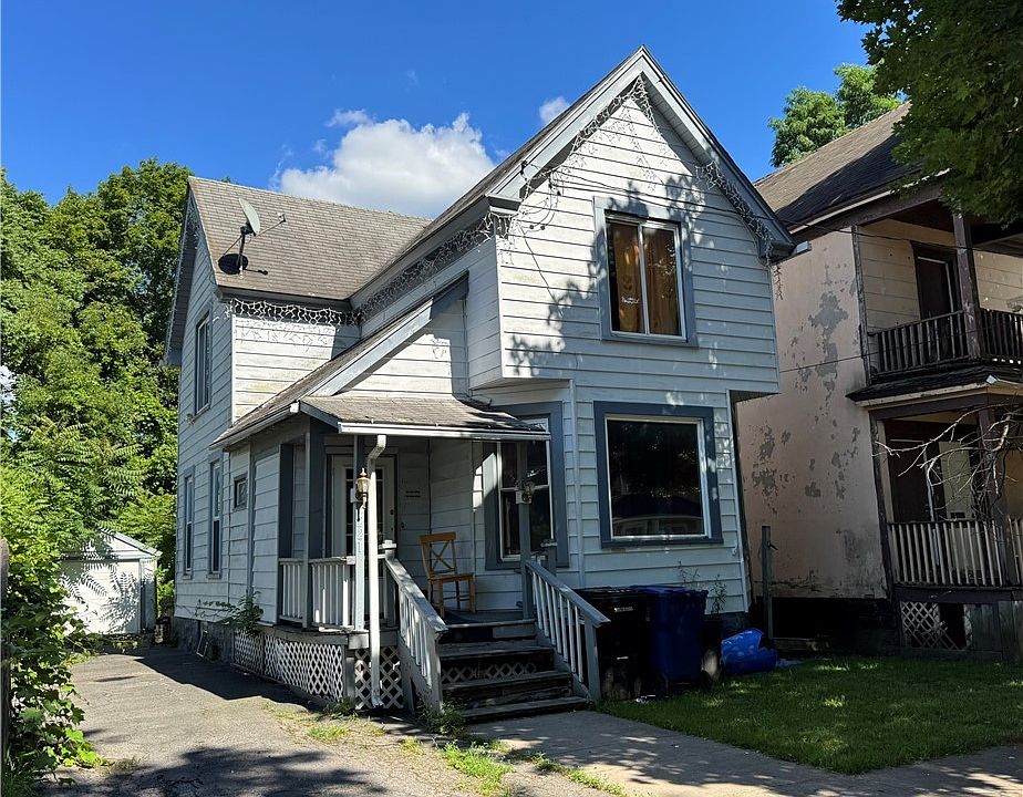 1st image of 221 Hudson St