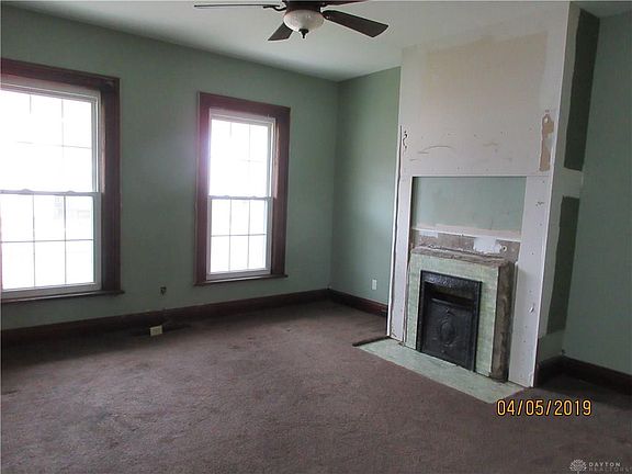 4th image of 2411 E 5th St