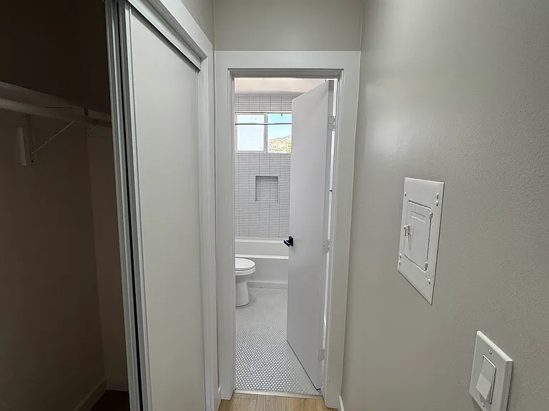 1165 N Normandie Ave — Photo 7