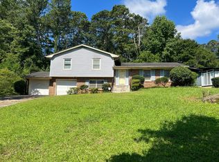 601 Candlewood Dr, Stone Mountain, GA 30088