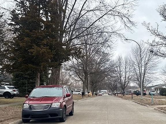 4th image of 15768 Wendy St