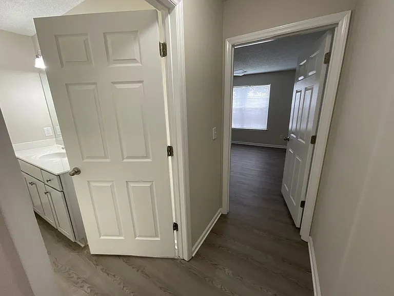 Meridian Park Apartments — Photo 201