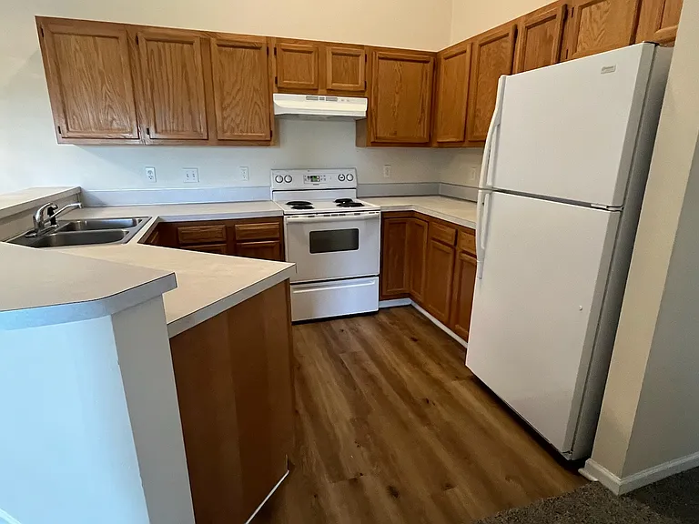 8623 S Jasonville Ct SE #8623 — Photo 2