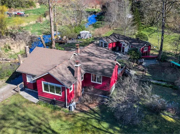 2931 Philip St, North Cowichan, BC V9L 2A6