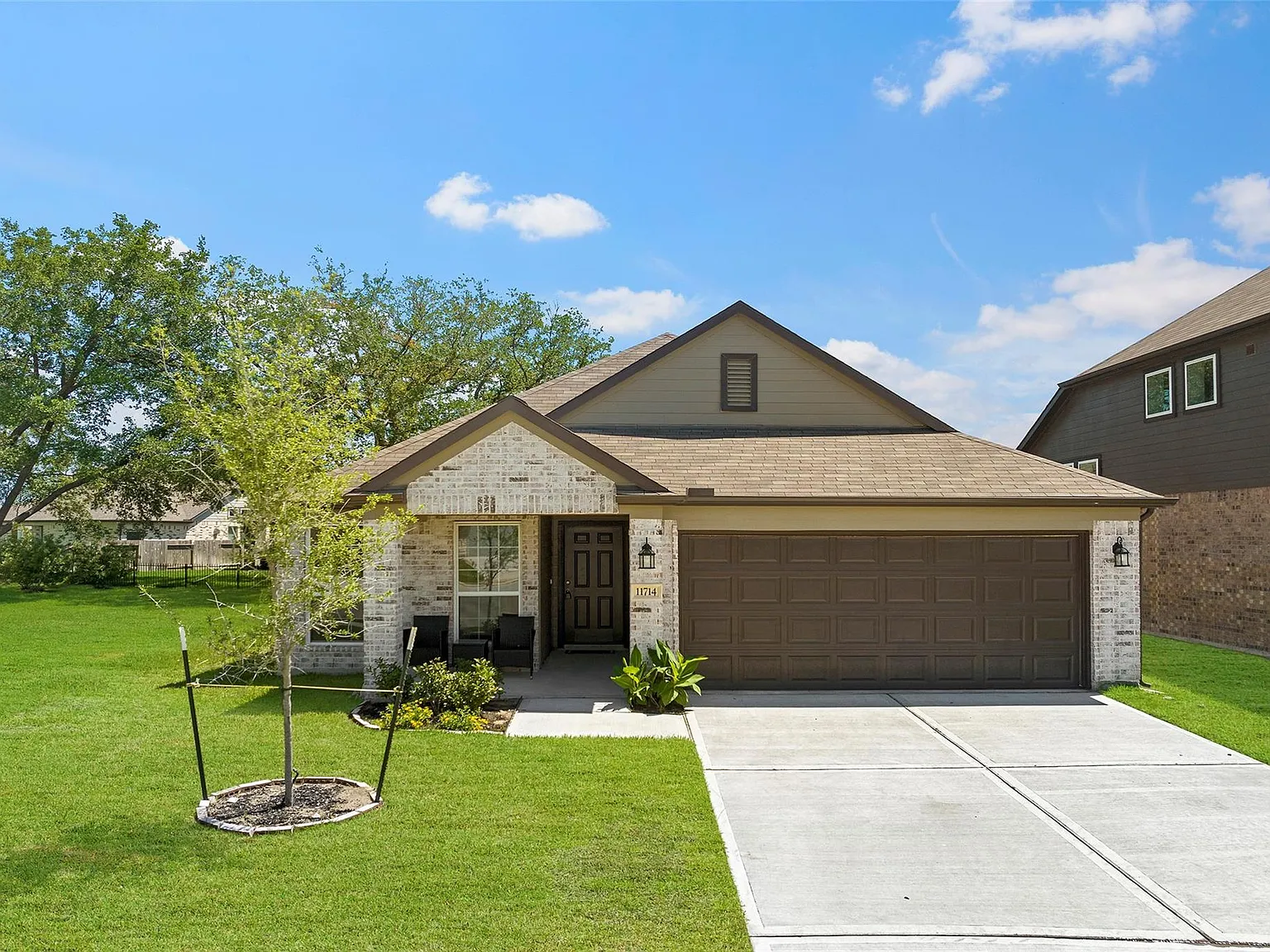 4 bed, 3.0 bath, 1912 sqft, $3,000 — Photo 2
