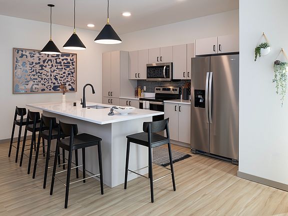 2nd image of 625 S 5th St #1-617