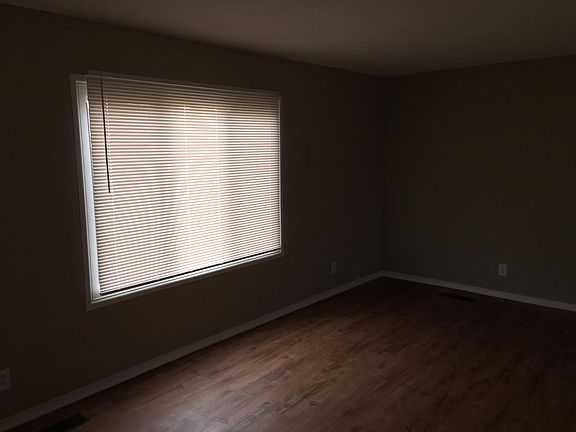 4th image of 1013 Garnoa Dr