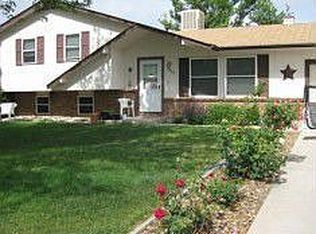 7422 Colonial Ln, Fountain, CO 80817
