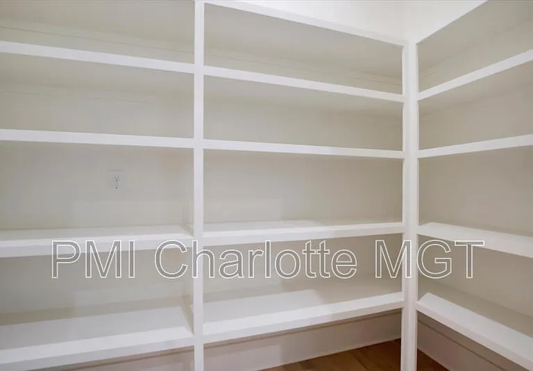 428 Dover Ave — Photo 16