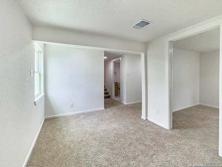375 W Faust St — Photo 12
