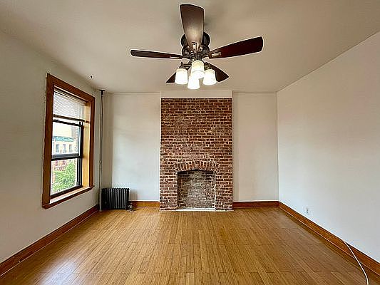 3rd image of 402 E 116th St APT 4R