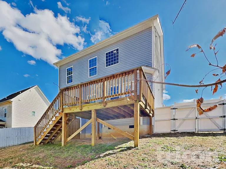 685 Century Dr — Photo 23