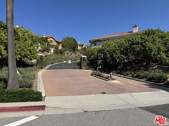 3rd image of 1476 Paseo De Oro