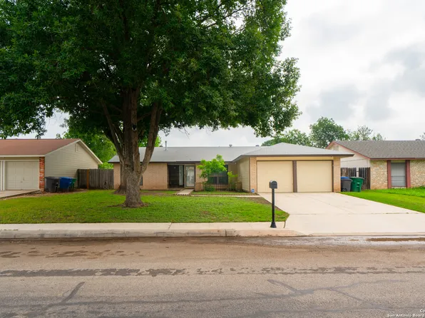8211 MEADOW SUN ST, San Antonio, TX 78251