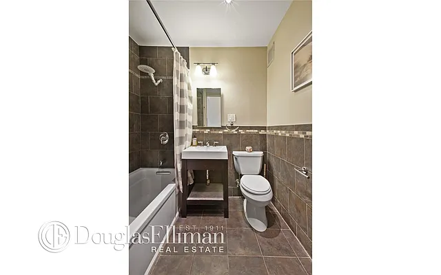 Rented by Douglas Elliman | media 33