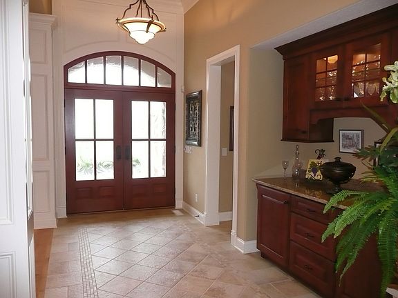 5th image of 259 Tara Glen Dr