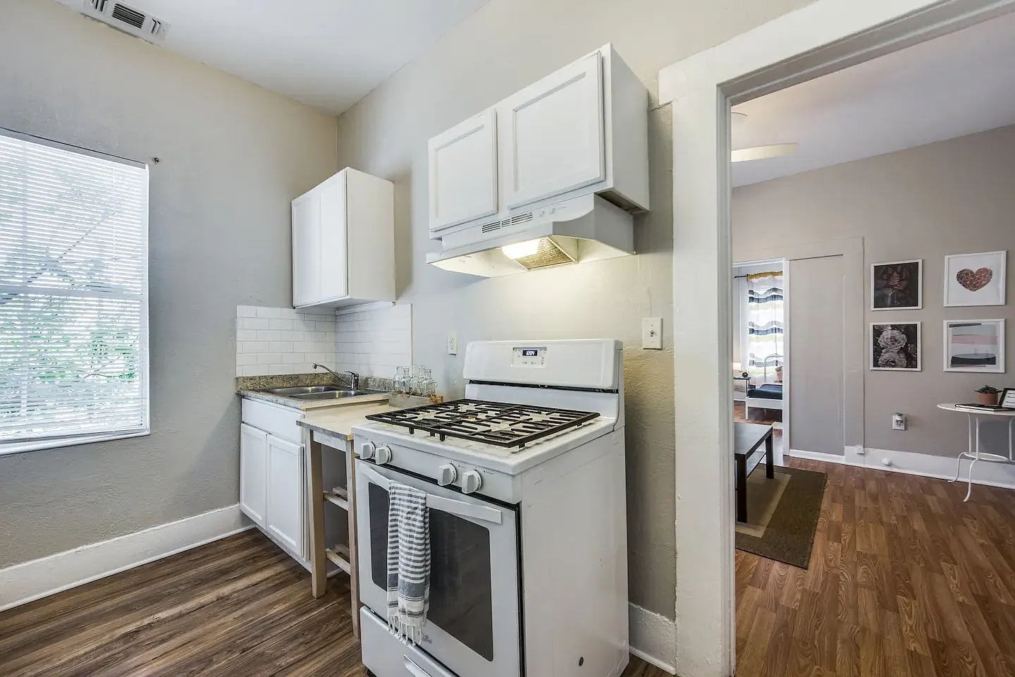 1 bed, 725 sqft, $1,000 — Photo 4